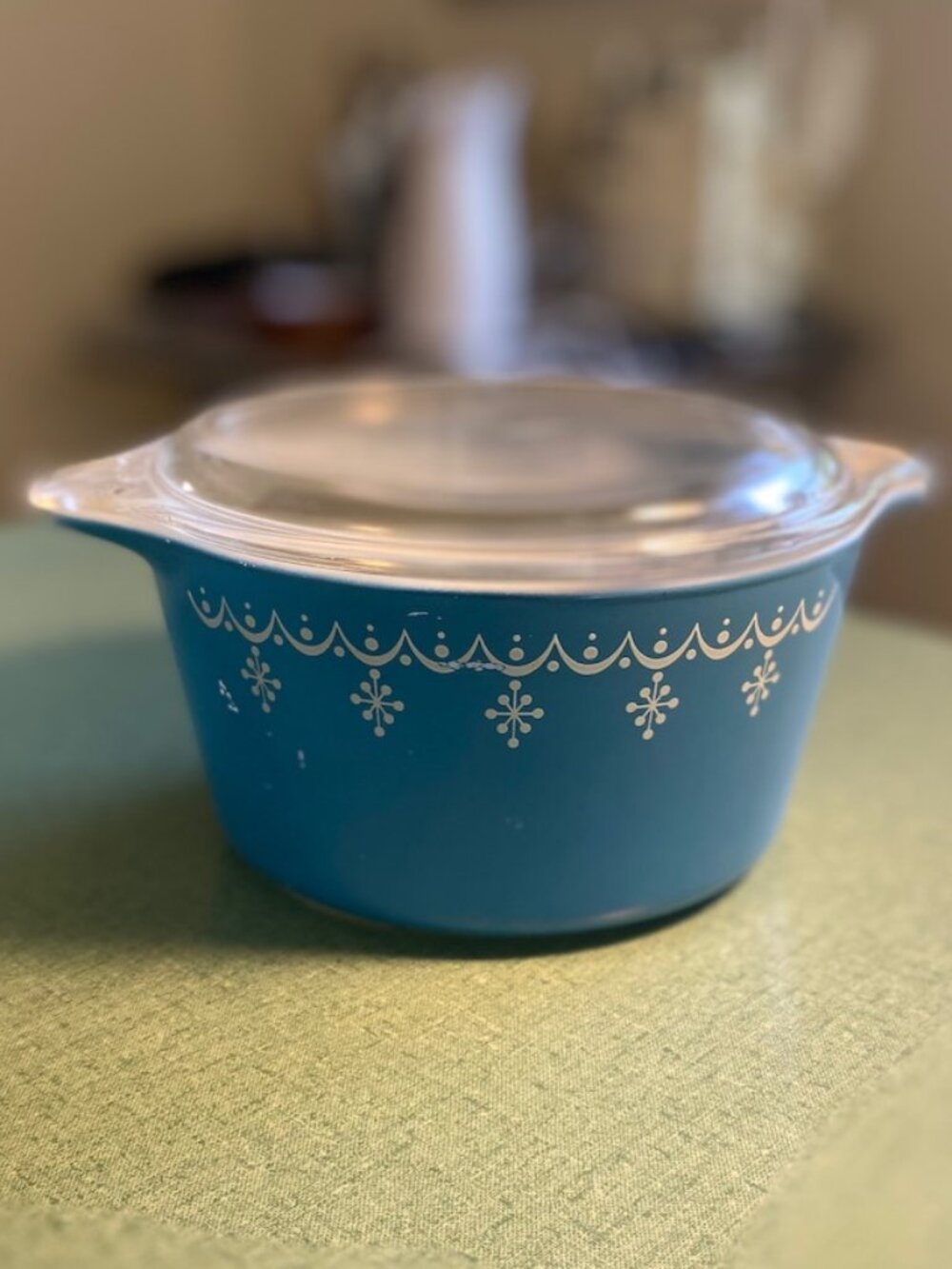 Vintage Round Pyrex Caserole with Lid